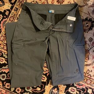 2 Pair of size 4 Eddie Bauer slim women’s cargo pant